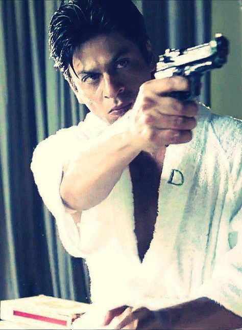 Shahrukh Khan - Don (2006) Don Shahrukh Khan, Bad Boys Movie, Don 2, Shah Rukh Khan Movies, Good Morning To All, Srk Movies, Say Good Morning, Rohit Shetty, Bollywood Photos