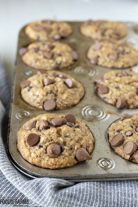 Whole Wheat Banana Chocolate Chip Muffin, Banana Greek Yogurt Muffins, Banana Chocolate Chip Oatmeal Muffins, Banana Oatmeal Chocolate Chip Muffins, Moist Muffin Recipe, Greek Yogurt Banana Muffins, Healthy Chocolate Chip Muffins, Chocolate Banana Muffins Recipe, Oatmeal Chocolate Chip Muffins