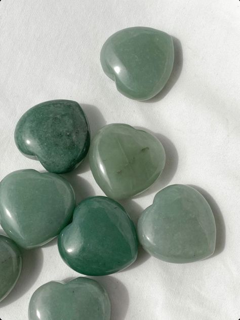 Green Aventurine Crystal, Crystal Aesthetic, Jade Crystal, Aventurine Crystal, Crystal System, Luck Of The Irish, Heart Sign, Real Friends, Green Crystals