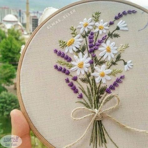 Brazilian Embroidery Stitches, Pola Sulam, Hand Embroidery Flowers, Brazilian Embroidery, Embroidery Flowers Pattern, Simple Embroidery, Creation Couture, 자수 디자인, Sewing Embroidery Designs