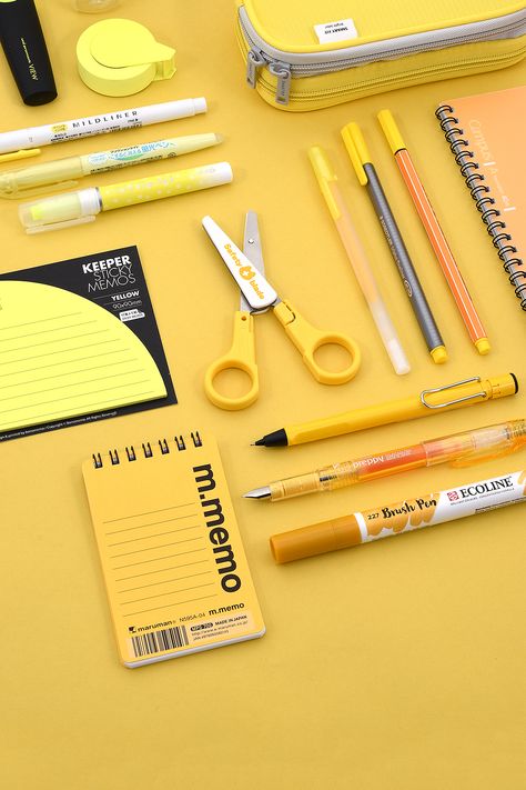 We have a wide variety of yellow colored stationery available at JetPens.com. Colorful School Supplies, Back To School Product Photography, Art Supplies Photography, Stationery Photoshoot, Yellow Stationery, Stationery Photography, Stationery Store Design, Art Of Letter Writing, Yellow Pen