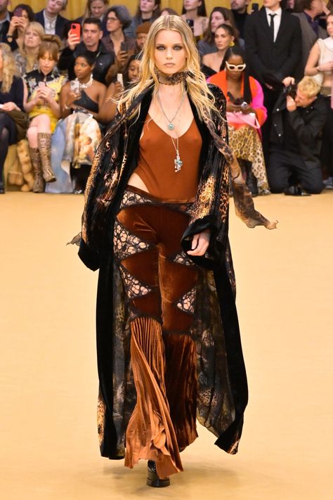 Roberto Cavalli RTW Fall 2023 [PHOTOS] – WWD Roberto Cavalli 2023, Roberto Cavalli Ready To Wear, Roberto Cavalli 2016, Roberto Cavalli Animal Print, Roberto Cavalli Fall 2022, Cutout Gown, Pink Trousers, Corset Lace, Denim Corset