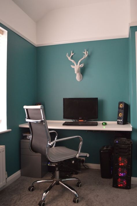 Turquoise Home Office Ideas, Office Grey Carpet, Office Colour Ideas, Teal Dulux Paint, Dulux Proud Peacock, Proud Peacock Dulux Paint, Surf Office, Duck Egg Feature Wall Bedroom, Teal Home Office