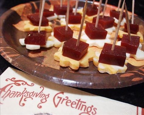 Puerto Rican Guava Cheese Appetizer from Food.com: I tried this recipe at an international food festival several years ago and simply loved the flavor. The cheese and guava paste go very well together. ♛ I GREW UP WITH THESE..MISS IT!♛ Guava And Cheese Appetizers, Guava And Cheese, International Food Festival, Guava Cheese, Cheese Recipes Appetizers, Guava Paste, Recetas Puertorriqueñas, Puerto Rican Cuisine, Cheese Appetizer