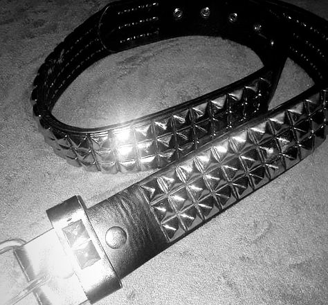 Alt Belt, Grunge Fashion Aesthetic, 2000s Jewelry, Emo Jewelry, Emo Outfits, Studded Belt, Emo Scene, Funky Jewelry