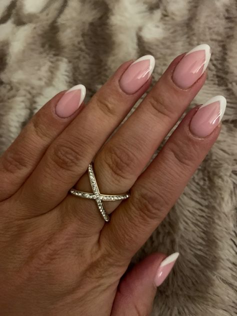 Pointed French Tip Nails Almond, Pointy Nails Natural, Short Stilleto Nails French Tips, Pointed French Manicure, Side French Manicure, Short Pointy French Tip Nails, Angled French Manicure, New French Manicure Trends, Pointed French Nails