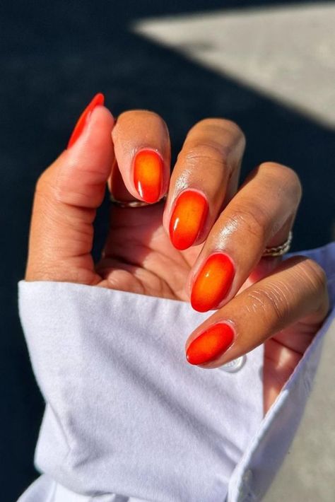 20 Ombré Nail Ideas For When You Can't Choose Just One Color | The Everygirl Sunset Nails, Summer Manicure, Best Nail Salon, Classic Nails, Nagel Inspo, Summer Nails Colors, Nails Short, Manicure E Pedicure, Chrome Nails