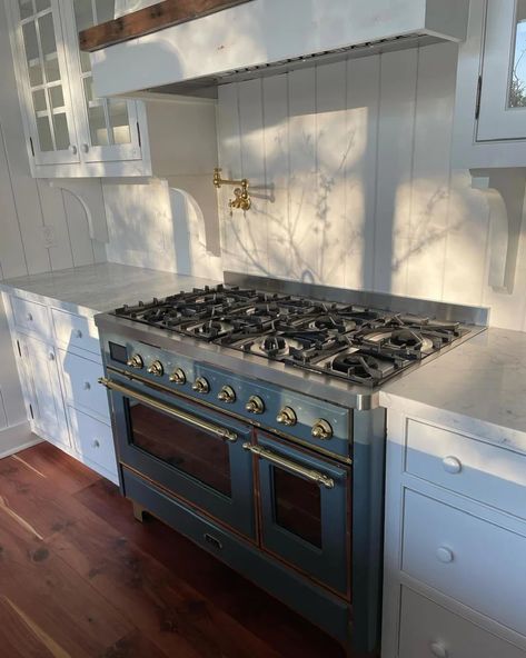 Blue Kitchen Inspiration, Kitchen Mantle, Blue Ovens, Ilve Range, Blue Range, Latest Kitchen Trends, Luxury Kitchen Cabinets, Two Tone Kitchen Cabinets, Cooking Range