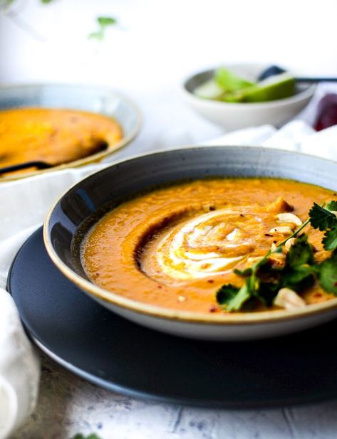 Sharing this recipe just as the weekend begins as it is a perfect lunchtime weekend warmer. Take advantage of the abundance of squash in the supermarkets right now for this rich, comforting bowl. Any soup with coconut milk is a winner for me! And the spices from the Panang paste make it feel extra warming on a cold day. If you cant find any panang paste then feel free to swap it for red curry paste.This recipe makes use of already roasted squash - I like to roast a whole lot of vegetab… Coconut Butternut Squash Soup, Paleo Beef Stew, Chicken Cordon Bleu Pasta, Curried Couscous, Soup With Coconut Milk, Glo Girl, Coconut Milk Soup, Pumpkin Pasta, Squash Salad