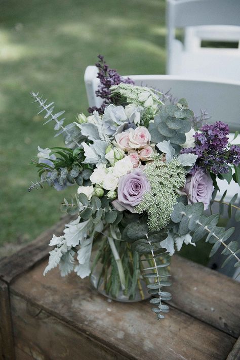 Wedding Necklace Sweetheart Neckline, Wedding Floral Arrangements Centerpieces Color Schemes, Lavendar Wedding Dresses, Mom Flowers, Venue Design, Rustic Wedding Ceremony, Tropical Wedding Flowers, Tafel Decor, Lilac Wedding