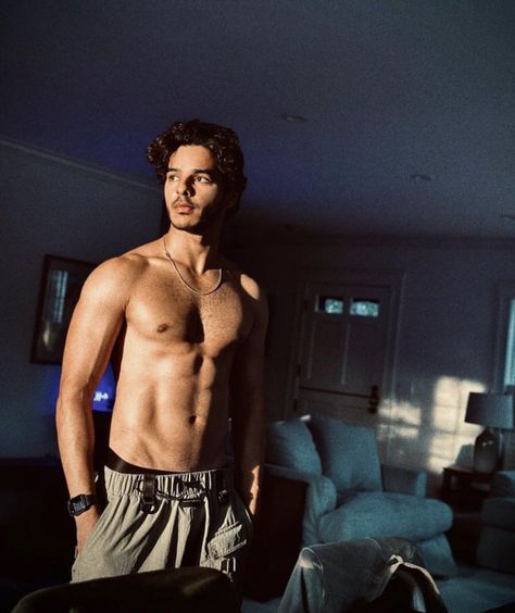 Ishaan Khatter, Handsome Indian Men, Indian Men, Teen Celebrities, Man Crush Everyday, Indian Man, Indian Bollywood, Shirtless Men, Man Photo