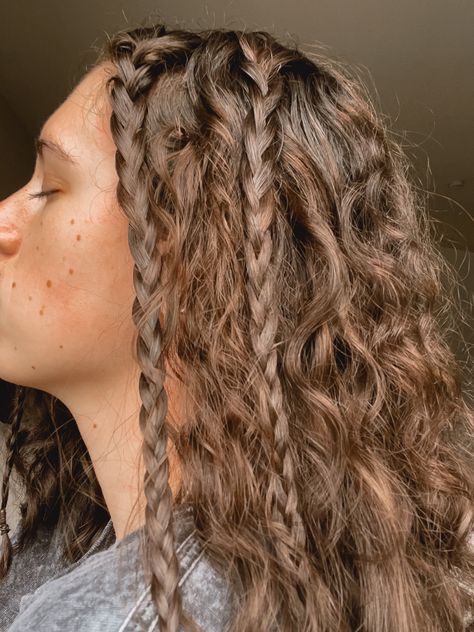 Curly Hair With Tiny Braids, Curly Hair With Small Braids, Obx Script, Braids Short Hair, Short Light Brown Hair, Curly Hair Brown, Short Hair Curly, Caramel Brown Hair, Braids Short