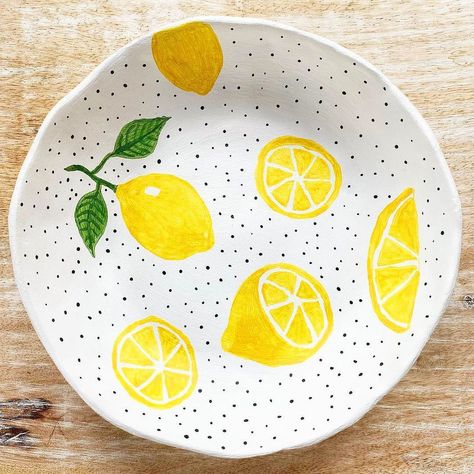 Sculpd | Pottery Reinvented on Instagram: “When life gives you lemons, make some lovely lemon inspired pottery 🍋☺️💛 Gorgeous painted plate by @meganalicep ! #sculpdit #sculpd…” Clay Cafe, Ceramic Cafe, Pottery Kit, Lemon Painting, Diy Pottery Painting, Painted Pots Diy, Pottery Painting Designs, Diy Ceramic, Keramik Design