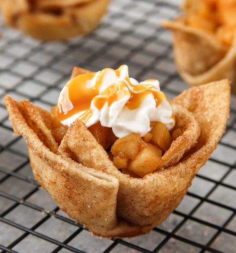 These Apple Pie Tortilla Cups are a delicious and easy dessert you can make in 15 minutes using TortillaLand® uncooked flour tortillas. Desserts With Tortillas, Easy Desserts To Make, Tortilla Dessert, Apple Pie Cups, Apple Pie Tacos, Tortilla Cups, Recipe Inspirations, Taco Cups, Refreshing Beverages