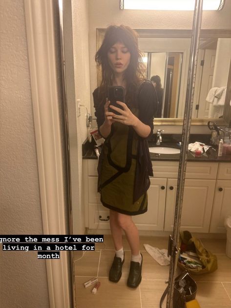 Sophie Thatcher Hair, Sophie Bathsheba Thatcher, Living In A Hotel, Sophie Thatcher, I Love My Wife, Actor Model, July 4th, Instagram Story, Actresses