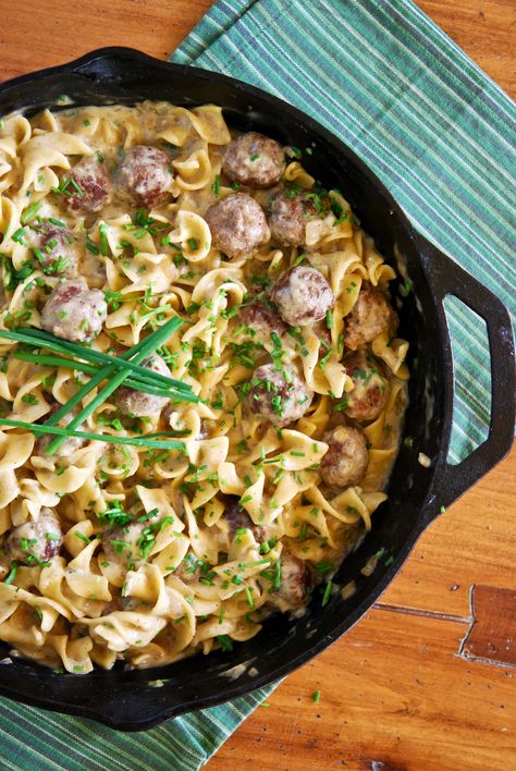 Meatballs and Egg Noodles in Creamy White Wine and Herb Sauce Meatballs And Noodles, Meatballs Noodles, Trendy Treats, Skillet Meatballs, Pasta And Meatballs, Saladmaster Recipes, Cheese Noodles, Meatball Pasta, Pasta Party