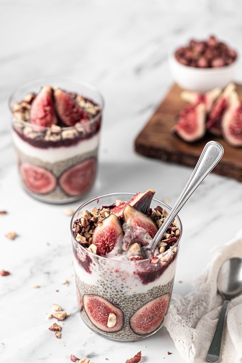 Chia Pudding Bowl, Healthy Recipes With Yogurt, Healthy Desserts Aesthetic, Breakfast With Figs, Chia Pudding Aesthetic, Hazelnut Chia Pudding, Fig Chia Pudding, Aesthetic Chia Pudding, Fig Yogurt Bowl