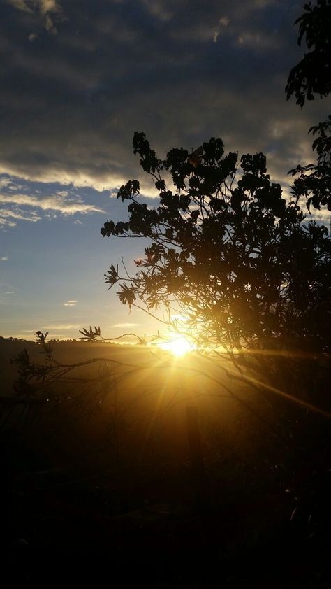 Grounding Yoga, Summer Wedding Guest Dresses, Evening View, Night Sky Photography, Summer Wedding Guest, Profile Pictures Instagram, Morning View, Sunset Wallpaper, Tumblr Photography