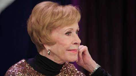 Carol Burnett on Turning 90 — and Cherishing Her Hips and Knees: 'I Still Feel Like I'm About 11' Justin Theroux, Carol Burnett, Singing Happy Birthday, Perfect People, Milestone Birthday, Executive Producer, Jennifer Aniston, Beauty Trends, Got Married