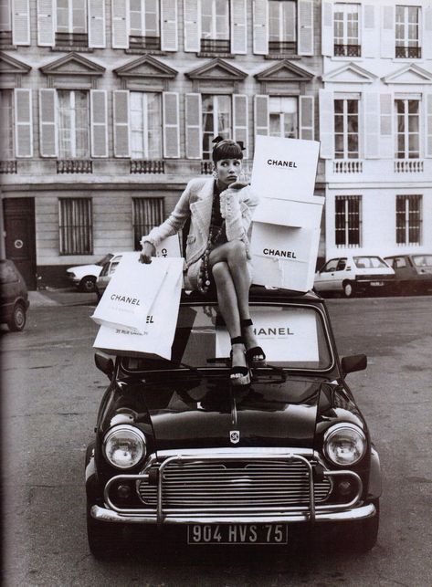 xx on Twitter: "christy for vogue italia, february 1992… " Chanel Aesthetic, Vogue Vintage, Auto Retro, Christy Turlington, Canvas Designs, White Photo, Retro Cars, White Aesthetic, Vintage Chanel