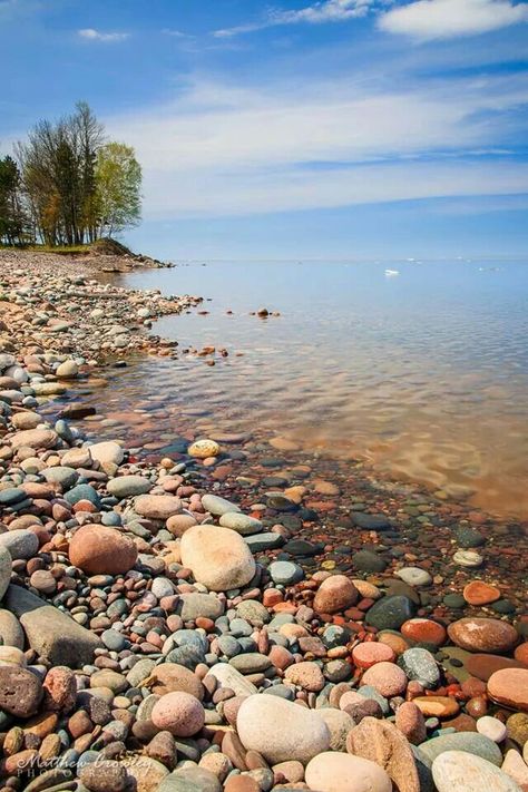 Lake Superior Stream Photography, Rock Background, Minimal Landscape, Unique Iphone Wallpaper, Stone Photography, Sunrise Lake, Beautiful Ocean Pictures, Vacation Photography, Ocean Pictures