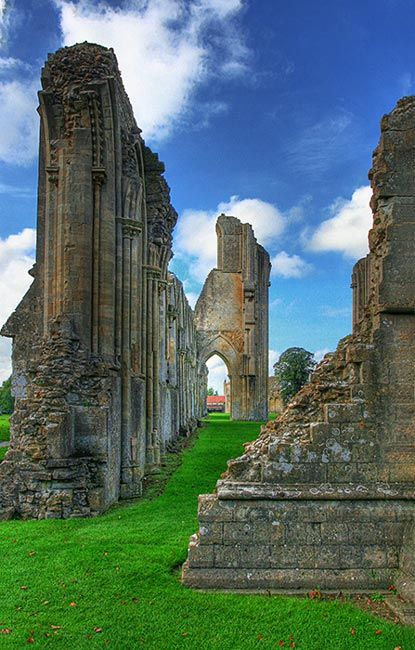 ℭaℳeℒoȶ Glastonbury England, Glastonbury Abbey, Domesday Book, Roi Arthur, Inspirational Board, Beautiful Ruins, Somerset England, Visit Scotland, 다크 판타지