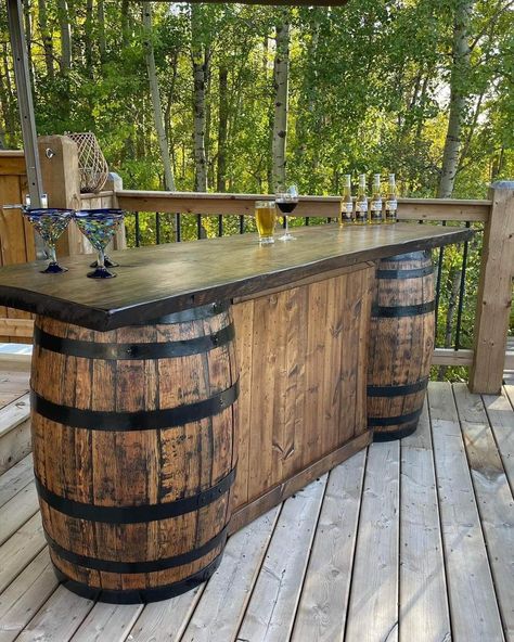 Rustic Outdoor Bar, Outdoor Bar And Grill, Bar Sala, Diy Home Bar, Bocce Ball, Backyard Fireplace, Bar Designs, Backyard Pavilion, Backyard Bar