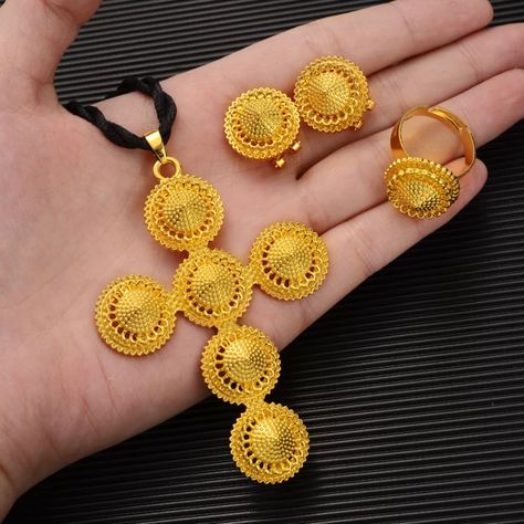 Ensemble de bijoux de mariée africaine, collier, boucles d'oreilles, bague, croix or éthiopien/érythréen, bijoux de fête Habesha _ - AliExpress Mobile Artsy Jewelry, Gold Color Ring, Jewellery Sets, Set Necklace, Copper Material, Cross Jewelry, Bridal Jewellery, Wedding Jewelry Sets, Gifts For Wedding Party