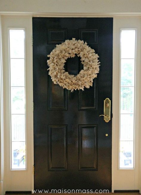 Country Sheek Decor, Sheek Decor, Entryway Exterior, Painters Cloth, Cloth Wreath, Front Door Black, Drop Cloth Projects, Porch Art, Unusual Planter