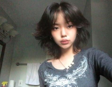 Cabello Aesthetic, Haircut For Big Forehead, 111k Followers, Short Grunge Hair, Asian Haircut, Asian Short Hair, Hair Inspiration Short, Shot Hair Styles, Hair Stylies