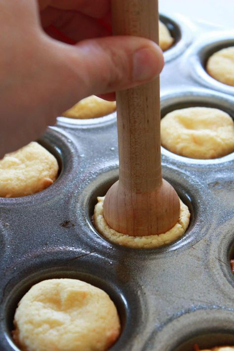 Easy Boston Cream Pie Cookie Bites Recipe | Practically Homemade Boston Cream Pie Cookie Bites, Easy Boston Cream Pie, Cookie Bites Recipe, Cookie Bites, Bite Size Cookies, Pie Bites, Boston Cream Pie, Boston Cream, Cookie Cups