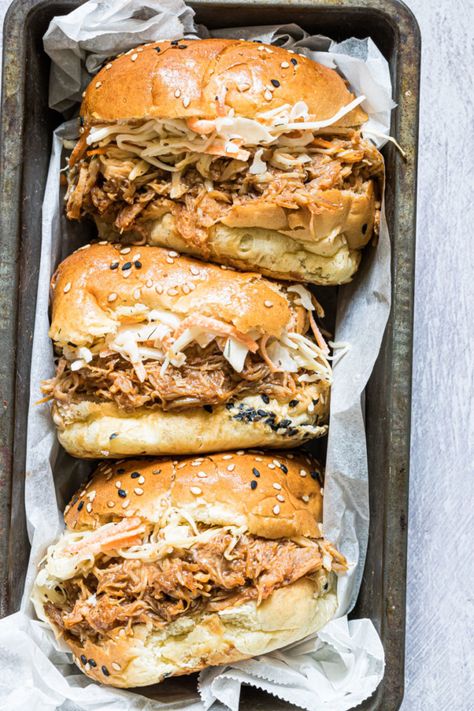 Instant Pot Pulled Chicken, Pulled Chicken Crock Pot Recipes, Bbq Pulled Chicken Sandwiches, Shredded Chicken Sandwiches, Pulled Chicken Recipes, Chicken Sandwich Recipe, Pulled Chicken Sandwiches, Recipe Instant Pot, Best Sandwich Recipes