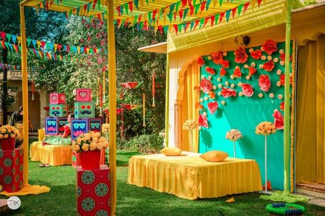 Photo of A bright and colorful decor for haldi function Haldi Decor, Desi Wedding Decor, Wedding Decor Ideas, Mehndi Decor, Wedding Gifts Packaging, Wedding Design Decoration, Haldi Ceremony, Wedding Stage Decorations, Stage Decorations