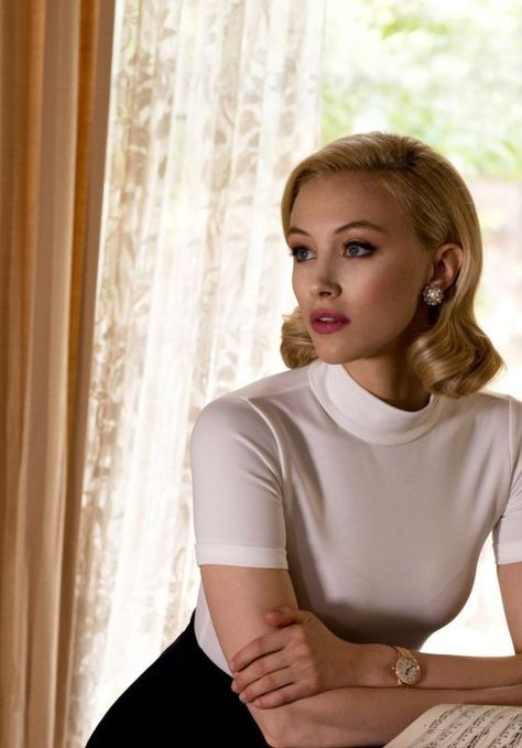 Cabelo Pin Up, Womens Vintage Tees, Female Hairstyles, Sarah Gadon, 1950s Hairstyles, Classic Wedding Hair, Boarding House, Classic Hairstyles, Retro Hairstyles