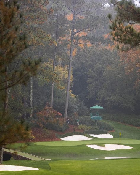 Golf Digest on Instagram: “A misty fall morning at Augusta National. While a November Masters presents different challenges, the second cut will be the biggest change…” Masters Aesthetic Golf, Augusta National Golf Club Wallpaper, Masters Aesthetic, Golf Course Aesthetic, Golfing Aesthetic, Augusta Masters, Golf Aesthetics, Golf Wife, Golf Wallpaper