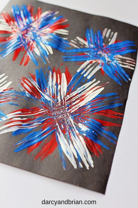 Create an easy and fun firework painting with your kids this Fourth of July. Using simple materials like forks and paint, this fireworks art project is perfect for toddlers, preschoolers, and young children. This process art activity encourages creativity and helps build fine motor skills. Get all the details for this DIY patriotic craft and make your 4th of July celebrations more festive with this arts and crafts idea. 4th Of July Painting, Canada Day Crafts, Painting Crafts For Kids, Firework Painting, Diy Crafts For School, Fireworks Craft, Toilet Paper Roll Crafts, Mothers Day Crafts For Kids, Paper Roll Crafts