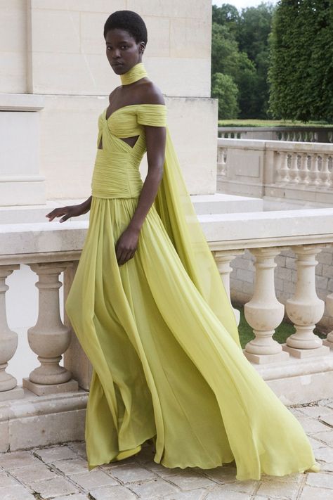 Elie Saab Resort 2025 Fashion Show | Vogue Elie Saab Resort, Resort 2025, Prom Inspo, Minimalist Bride, Film Star, Guest Dress, Wedding Guests, Yellow Fashion, Dresses Formal