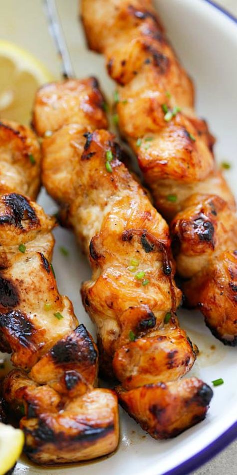 Filipino Chicken Skewers – juicy, moist and savory chicken kebab seasoned Filipino-style with soy sauce, banana ketchup and garlic. Absolutely delicious and a crowd pleaser | rasamalaysia.com Banana Ketchup, Grilling Chicken, Completely Delicious, Chicken Kebab, Filipino Style, Doner Kebab, Kabob Recipes, Skewer Recipes, Chicken Kebabs