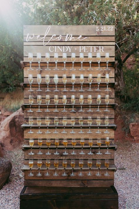 Small Champagne Wall, Wood Champagne Wall, Pallet Champagne Wall, Boho Champagne Wall, Diy Drink Wall, Champagne Wall Wedding Diy, Diy Wood Champagne Wall, Wine Wall Wedding, Champagne Wall Display