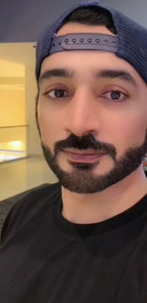 Prince Habibi Faisal, Prince Faisal Video Call, Faisal Habibi, Hh Faisal, Prince Hamad, Prince Faisal, Muslim Beard, Emo Video, Love Texts For Him