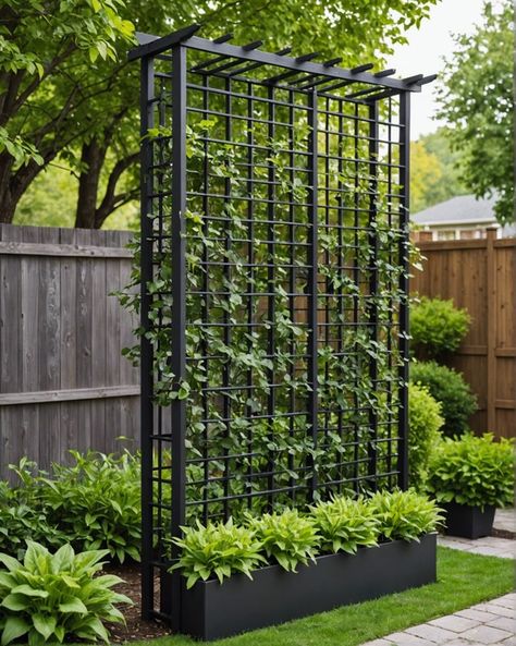 20 Amazing Vertical Trellis For Your Backyard – ToolzView Front Yard Landscaping With Trellis, Long Planter Ideas Outdoor, Tall Trellis For Privacy, Small Walled Garden, Trellis Ideas For Privacy, Green Wall Ideas, Interior Green Wall, Trellis Ideas Garden, Outdoor Trellis Ideas