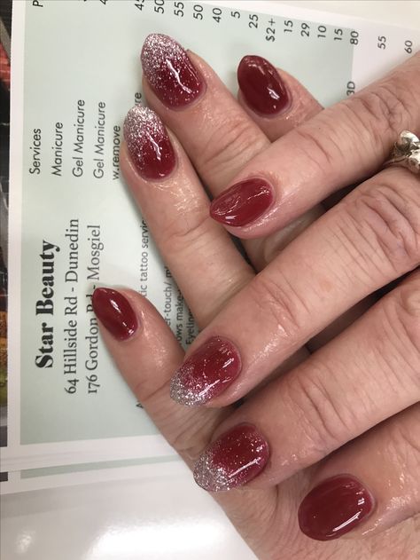 SNS NAILS OMBRÉ red and silver Red And Silver Sparkle Nails, Red Nails Silver Glitter, Red And Silver Nails Short, Silver Sns Nails, Red Nails With Silver Glitter, Silver Sparkly Nails, Nails Ombré, Red And Silver Nails, Prom Nails French