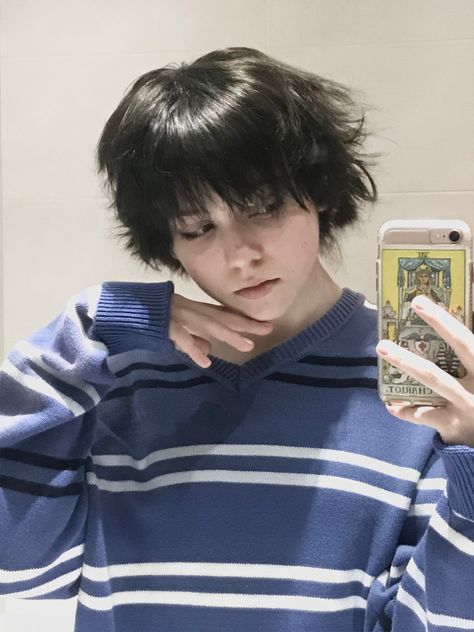 Femboy Hairstyle, Trans Masc Hairstyles For Long Hair, Cute Trans Masc Haircuts, Trans Masc Haircut Fluffy, Grunge Pixie Haircut, Short Fluffy Trans Masc Hair, Masculine Alt Hair, Short Grunge Hair, Androgynous Hair