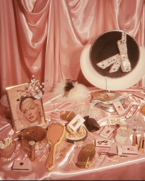 50s Room Aesthetic, 50s Room, 1950s Aesthetic, 1960s Aesthetic, 50s Aesthetic, 60s Aesthetic, Pink Desk, Pink Glam, Baby Pink Aesthetic