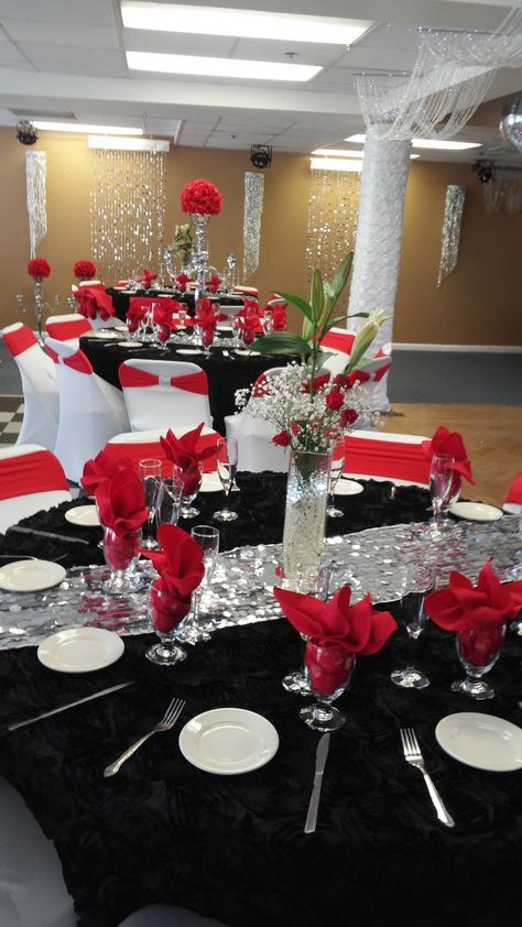 Black White Red Table Decor, Red Black White Silver Party Decorations, Red And Silver Table Setting, Black Silver Red Party Decor, Red White Silver Party Theme, Red And Silver Decorations, Red Black And White Wedding Reception, Red Black And Silver Party Decoration, Red Black And Silver Table Setting