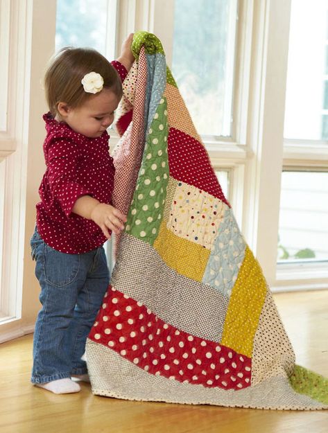 Use polka dots of all colors and sizes in a super-size Log Cabin block that is the perfect size for a baby quilt. Handmade Crib, Log Cabin Block, Big Block Quilts, Log Cabin Quilt Pattern, Log Cabin Quilt Blocks, Diy Bebe, Cabin Quilt, Childrens Quilts, Baby Quilt Patterns