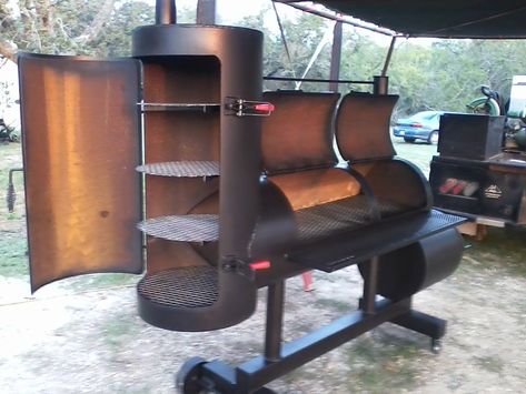 Grill and smoker combo. Smoker Grill Designs, Smoker Build, Custom Bbq Smokers, Smoker Designs, Bbq Smoker Trailer, Bbq Pit Smoker, Diy Smoker, Smoker Plans, Custom Bbq Pits