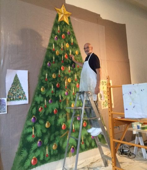 Thanks to a special connection, one lucky ballet school received a magical, growing Christmas tree for their production of "The Nutcracker" - painted by acclaimed scenic designer Alain Vaes! Elf Musical, Elf The Musical, Santa Workshop, Tree Props, Nutcracker Christmas Tree, Nutcracker Decor, Festival Ideas, Ballet School, School Holiday