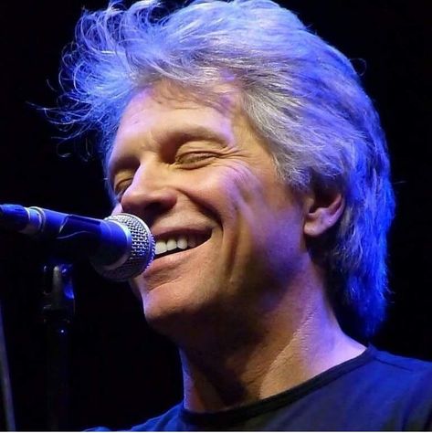 Bon Jovi Now, Bon Jovi 80s, Bon Jovi Always, Bon Jovi Pictures, That Smile, Jon Bon Jovi, Pop Singers, Bon Jovi, Dream Guy