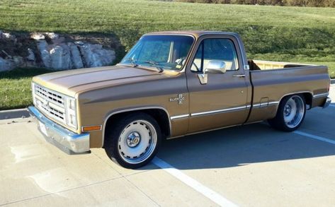 Tough Truck: 1985 Chevrolet C-10 Silverado #ForSale #C10, #Chevrolet, #Silverado - https://barnfinds.com/tough-truck-1985-chevrolet-c-10-silverado/ Lowrider Trucks, Lowered Trucks, C10 Chevy Truck, Custom Chevy Trucks, Chevy Pickup Trucks, Old Pickup Trucks, Chevrolet S10, Chevrolet C10, Classic Pickup Trucks